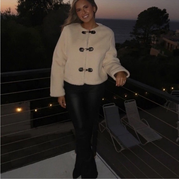 Zara FAUX FUR JACKET WITH FIREMAN CLASP - Picture 14 of 14